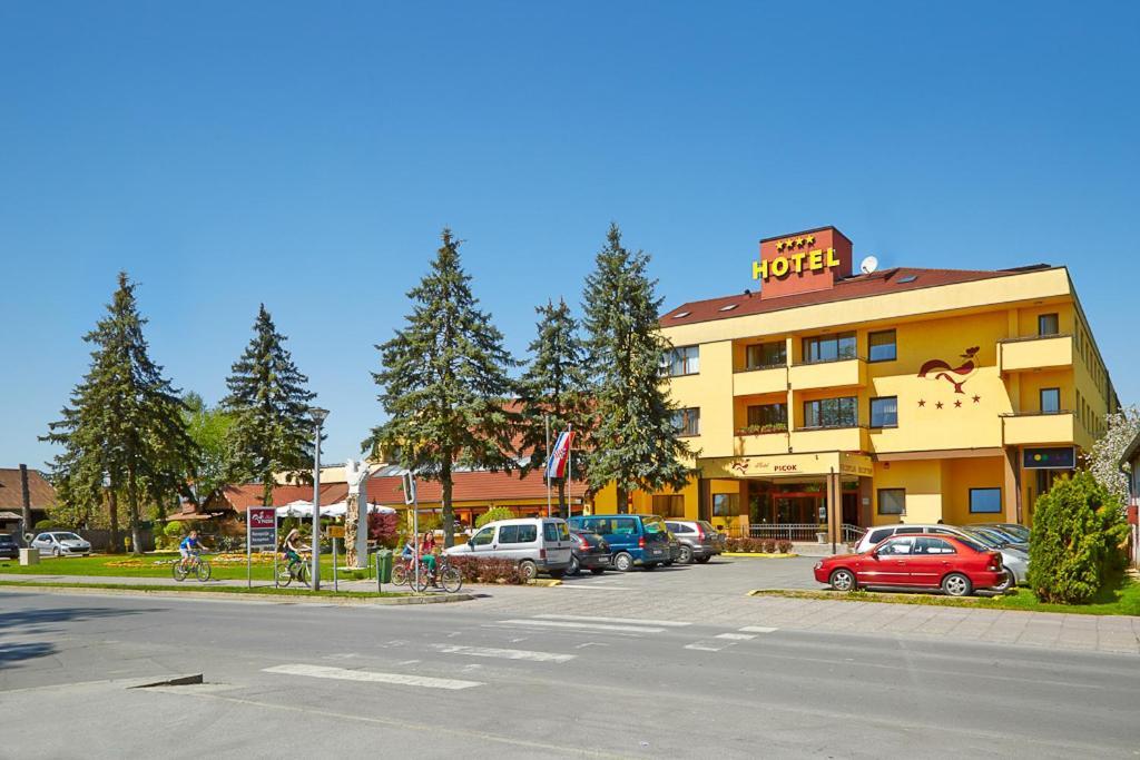 Hotel Picok Ðurđevac Екстериор снимка